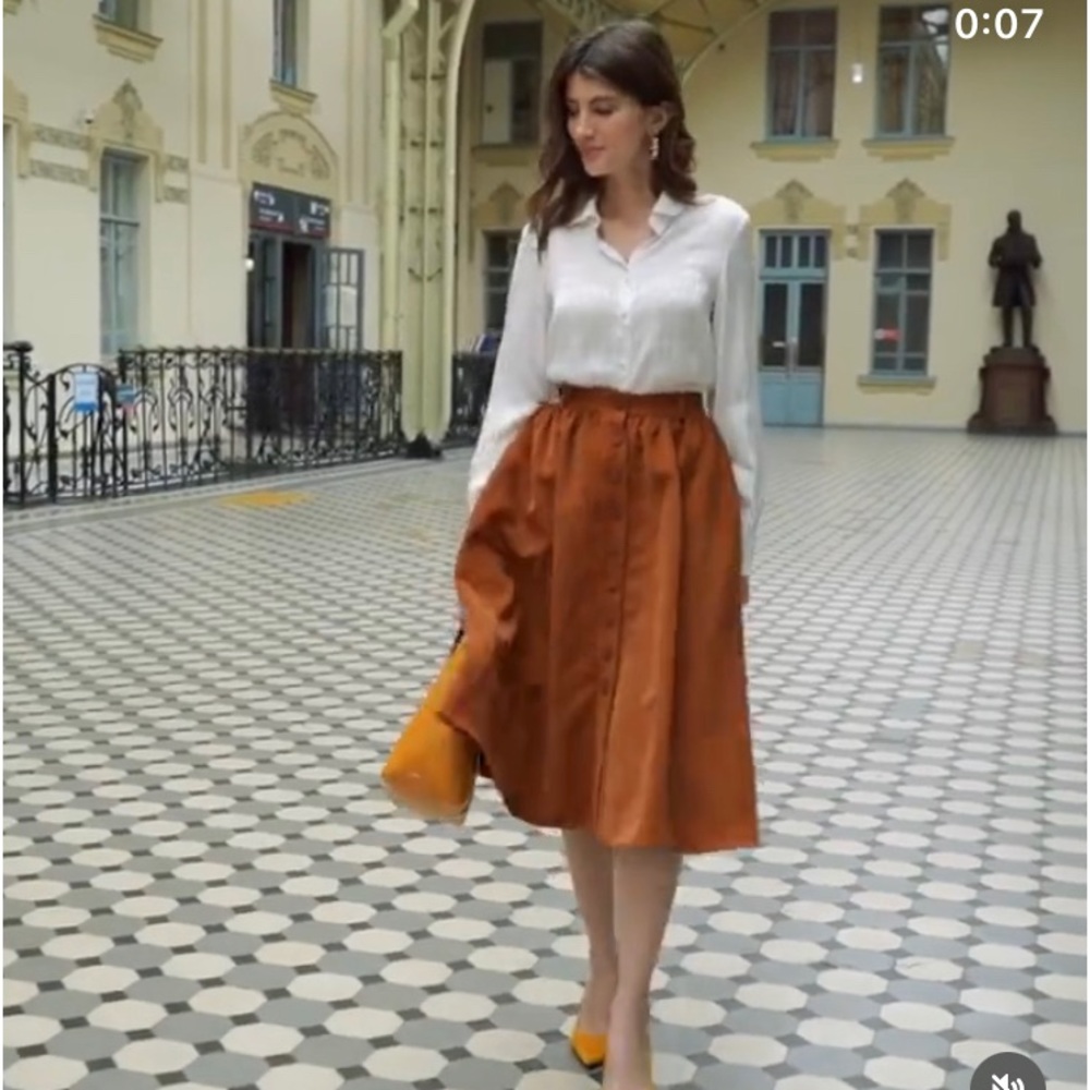 Beautiful brown-grayish corduroy designer skirt